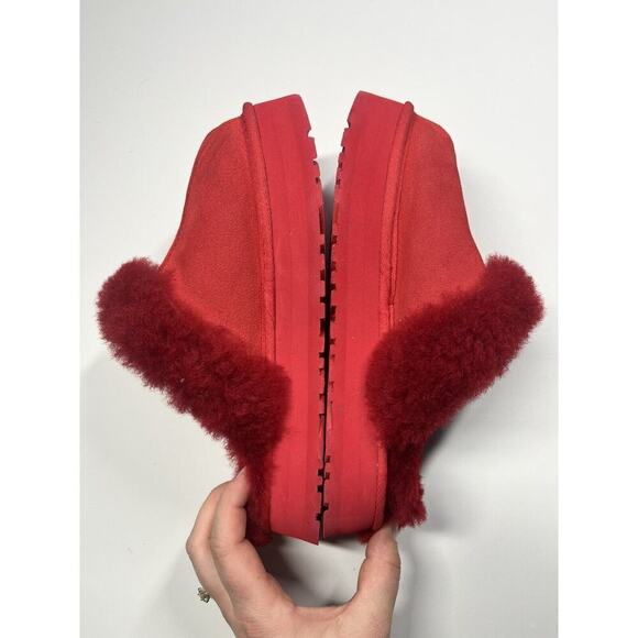 UGG Disquette Slip On Platform Womens size 7 Red Faux Fur Lined Slippers - Picture 7 of 8